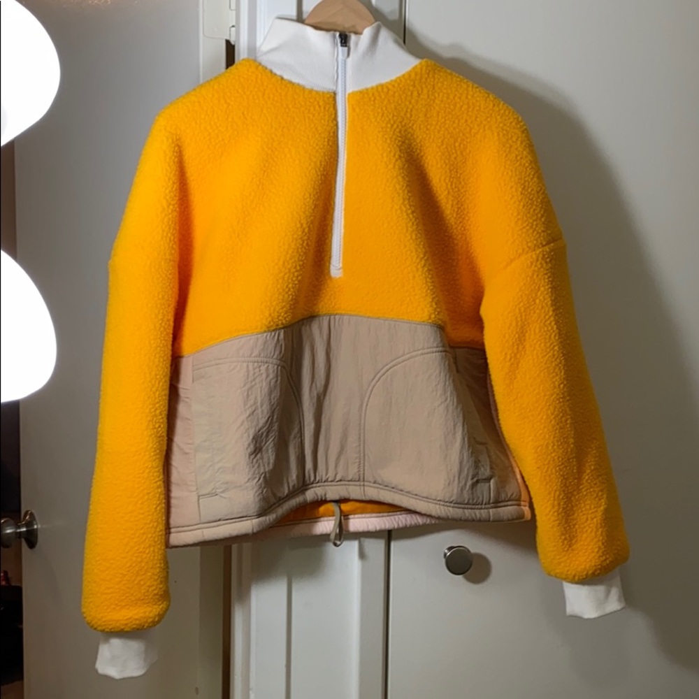 🆕 FABLETICS Fleece Pullover